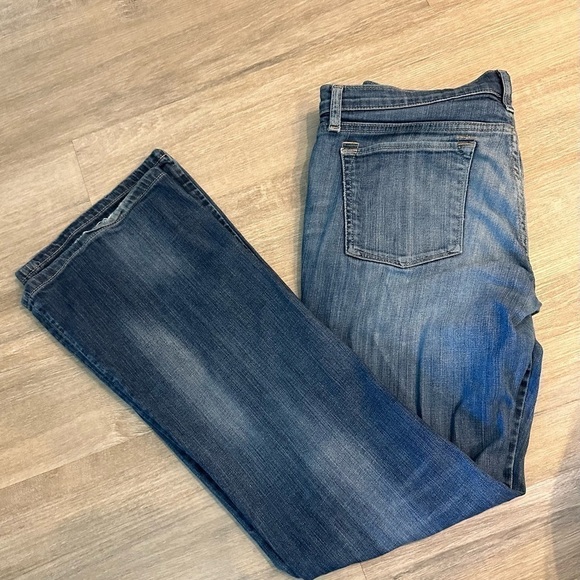 Banana republic, distressed jeans, size 12 - Picture 8 of 11